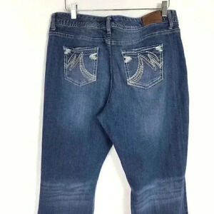 Maurices Jeans Women 15 16 Blue Bootcut Medium Wash Embroidered Pockets Stretch